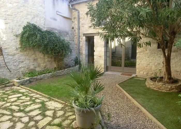 Chambre Sur Jardin Secret - Avignon Centre - Climatisee