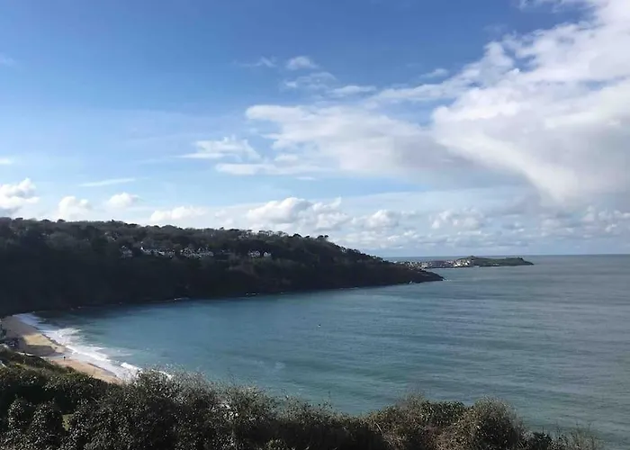 Stylish Coastal Retreat In St Ives With Parking