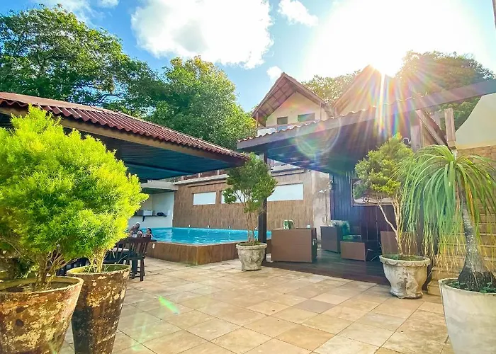 Aruana Chales