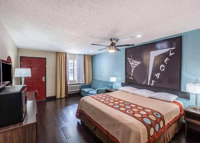 Super 8 By Wyndham Austin University/Downtown Area