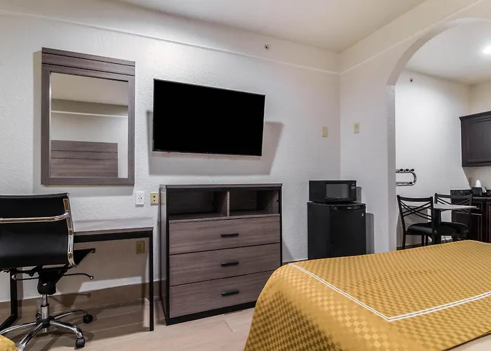 Scottish Inn And Suites Baytown Tx