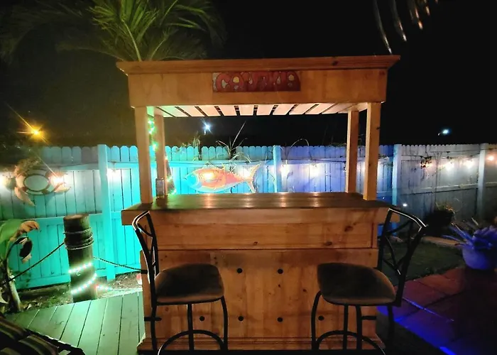 Susan And Ledif'S Tropical Hideaway