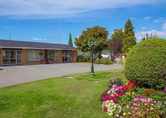 Middle Park Motel