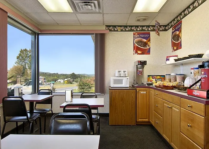 Travelodge By Wyndham Ridgeway Martinsville Area