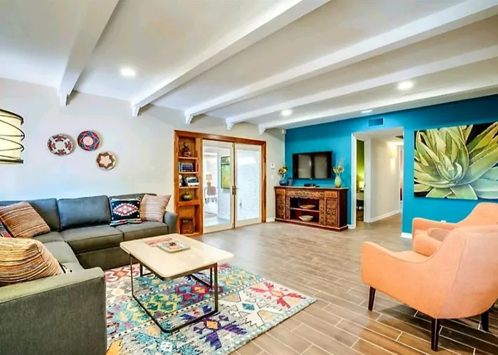 Tranquil Oasis Near Old Town, Hot Tub, Mountain Views