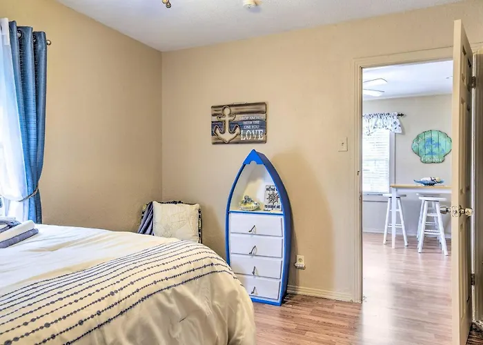 Cozy Beach/Fishing Cottage In Aransas Pass!