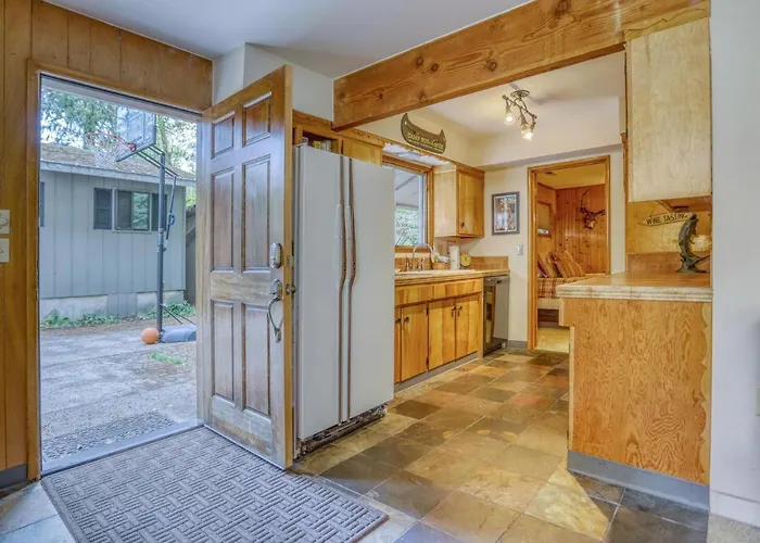Deer View Retreat - Meredith Lodging