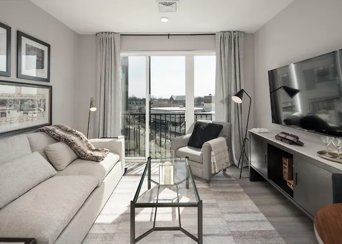 Hyatus Luxury Residences City Crossing