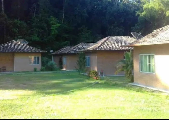 Casa agradável em um condomínio na barra do sana.