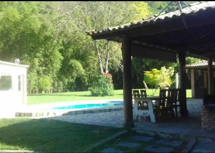 Casa agradável em um condomínio na barra do sana.
