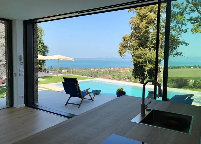 Villa Emma Lazise. Astonishing Lake View