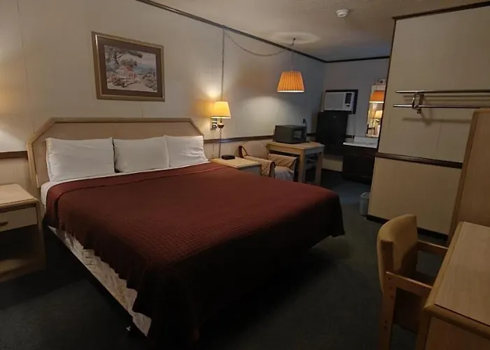 Twin Pine Motel