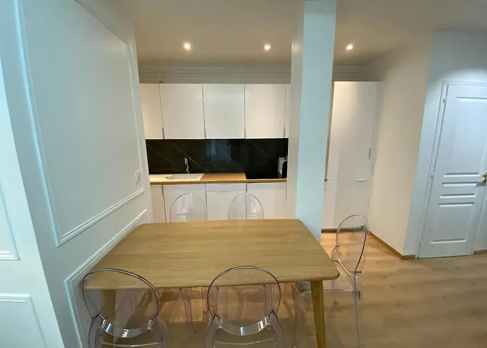 Lovely Spacious Large Patio Heart Of Monaco