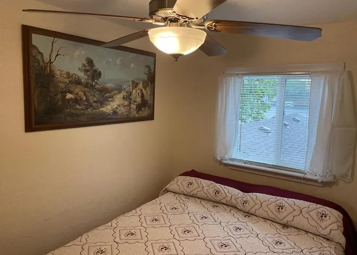 Loft , Boat Dock, 2 Bedrooms , Pet Friendly
