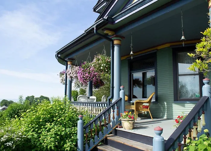 Harbor Hill House