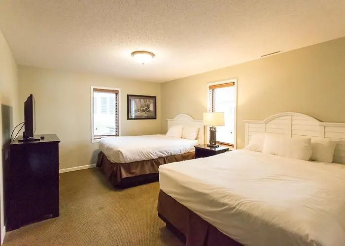 Bay Colony Unit 763- Lower