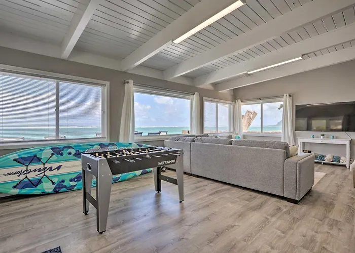 Wfh In Paradise: Beachfront Hauula Getaway!