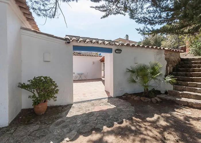 Lets Holidays Big House With Bbq And Dining Room Outside