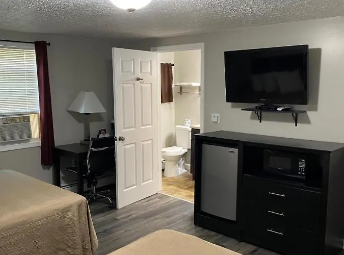 The New Lantern Motel