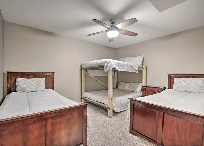 Lake-View Patio, Pool Table! Camdenton Family Unit