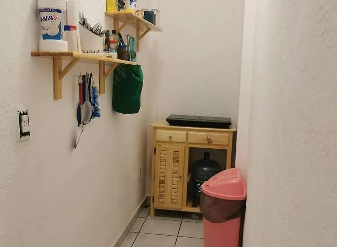 Lovely Studio Apartment With Balcony Ac & Wi-Fi, Minutes From Downtown!