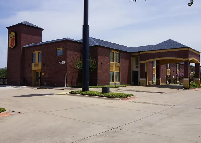 Super 8 By Wyndham Farmers Branch/North Dallas