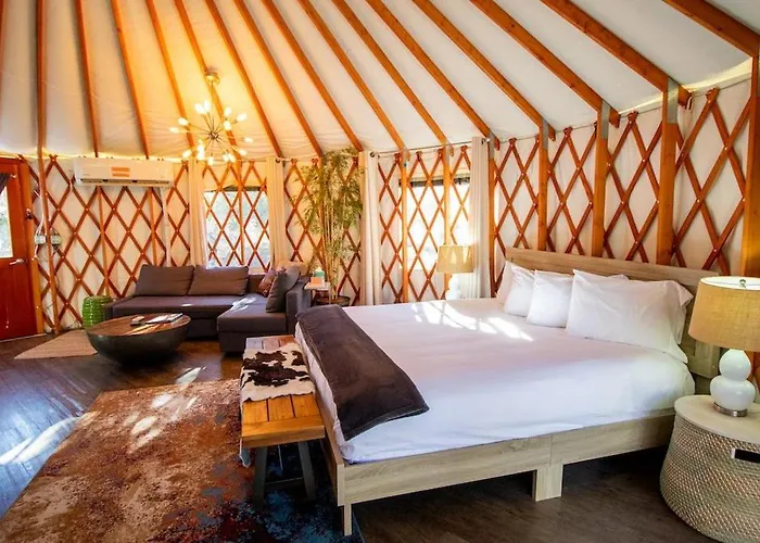 Escalante Yurts - Luxury Lodging