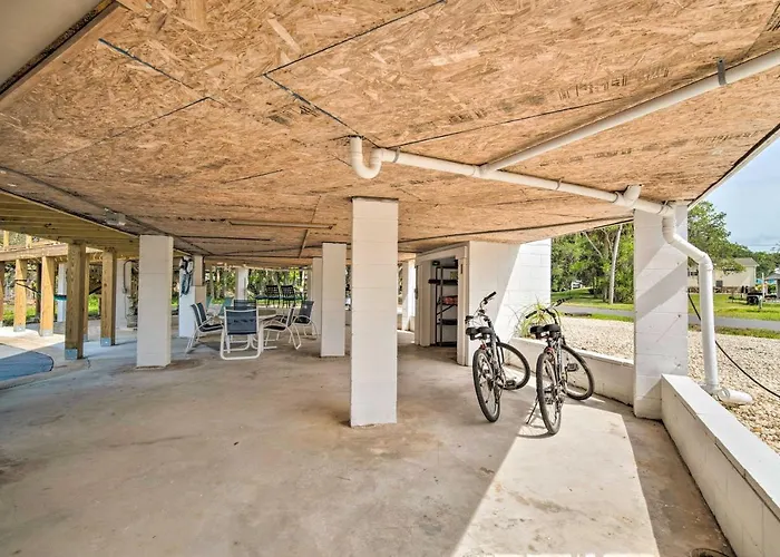 Remodeled Retreat On Homosassa River Canal!