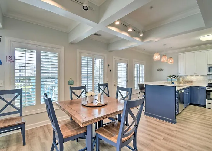 Ocean Isle Condo With Community Pool & Hot Tub!
