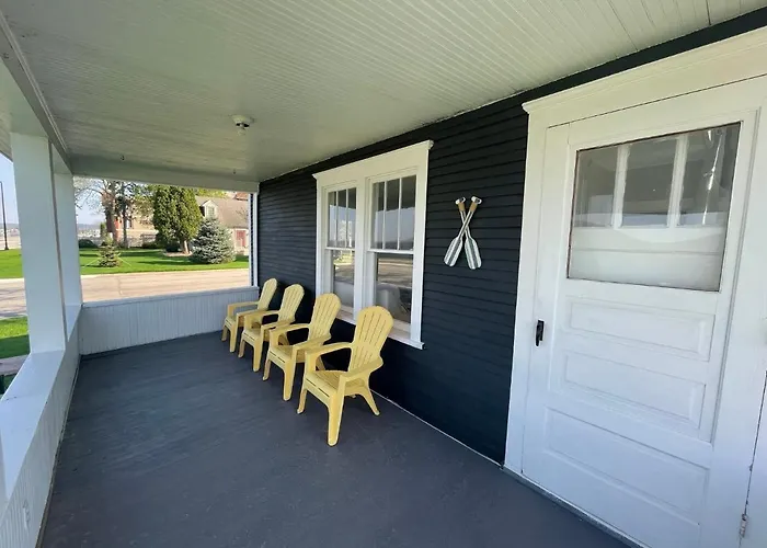 3 Bedroom House With Lake Pepin Views With Access To Shared Pool
