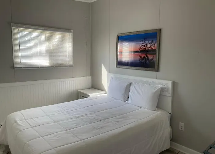 2 Bedroom Suite With Kitchen