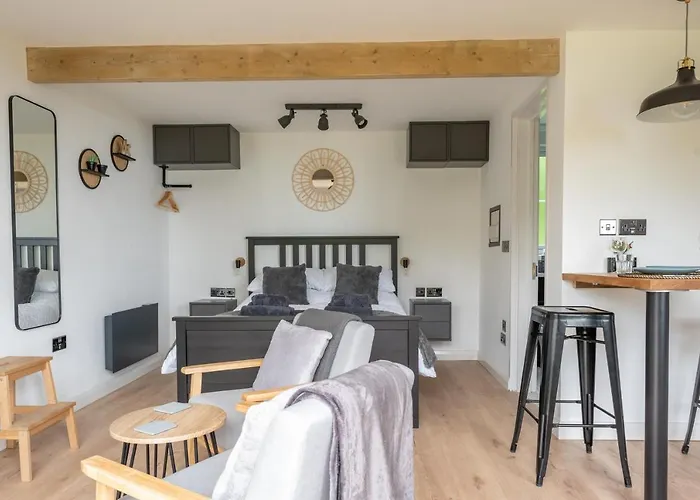 The Jolly Lodge-Sea Views-Free Parking