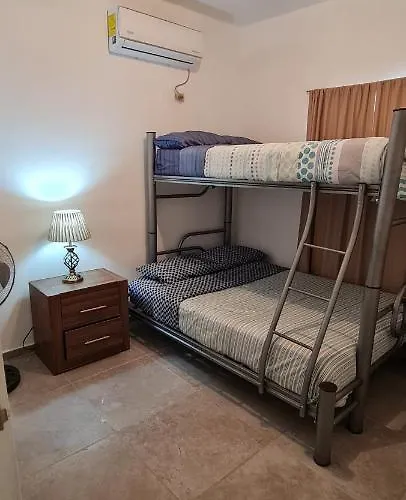 Gated And Very Secured White House 6 Mins From The Beach
