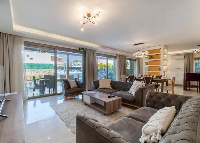 Deluxe Villa Ayshen With Private Swimming Pool