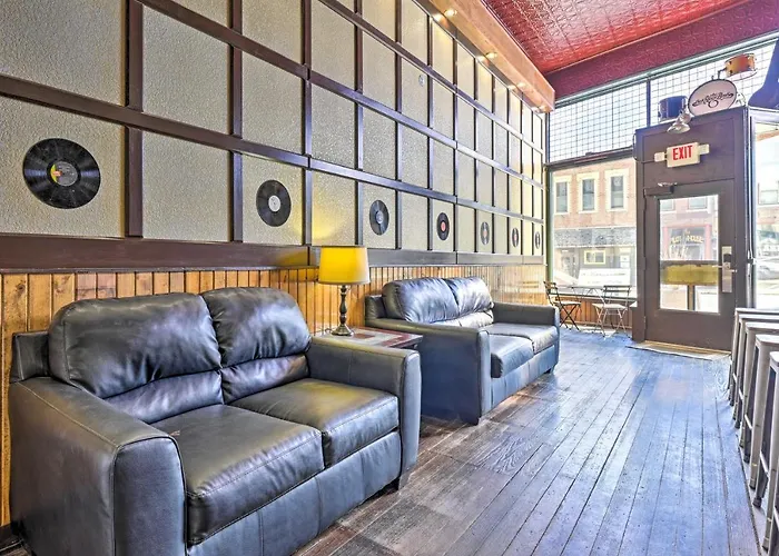Walk To River: Unique Studio In Renovated Bar!