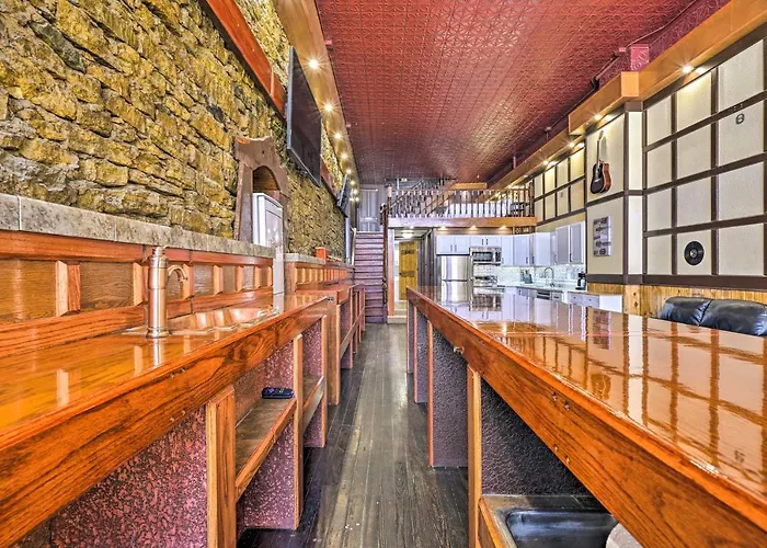 Walk To River: Unique Studio In Renovated Bar!