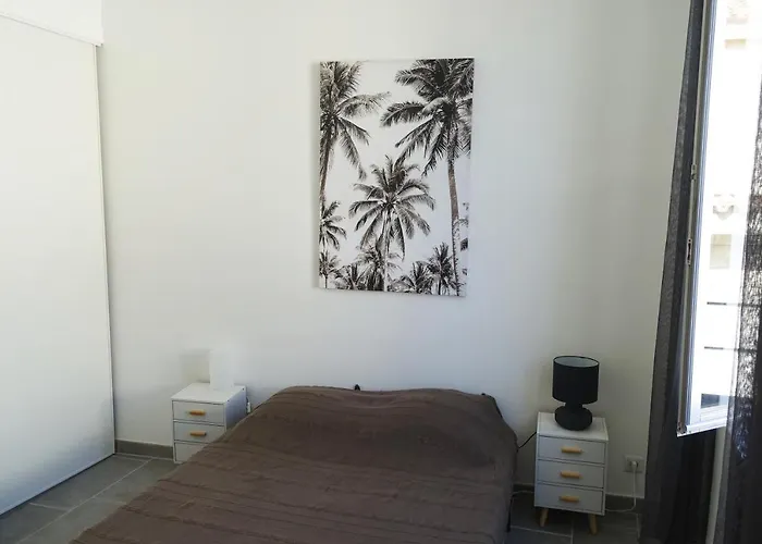 Maison Carree/Coeur Historique De Nimes - Superbe Appt 55M²