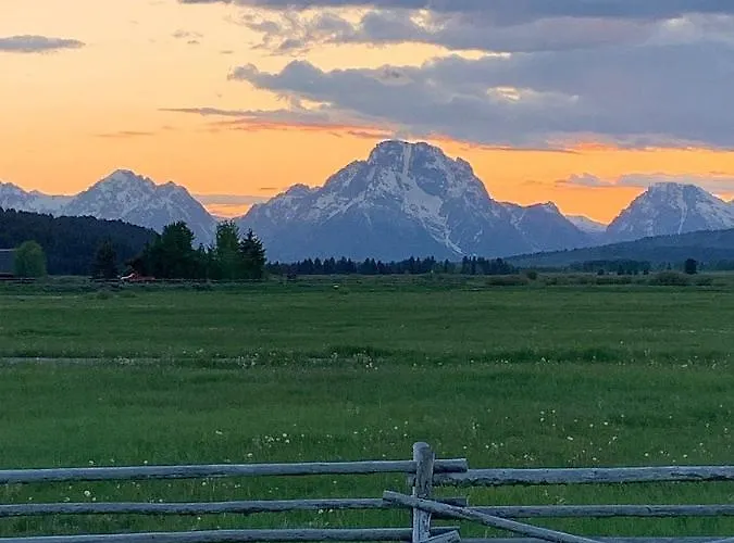 Teton Cabins