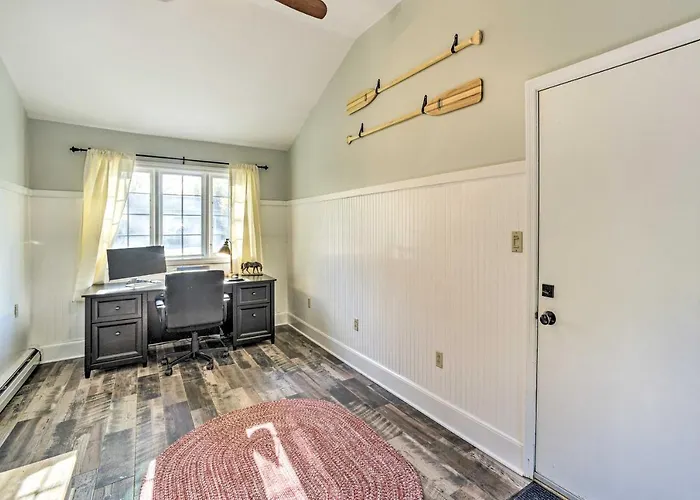 Family-Friendly Retreat W/ Hot Tub: 1 Mi To Dtwn