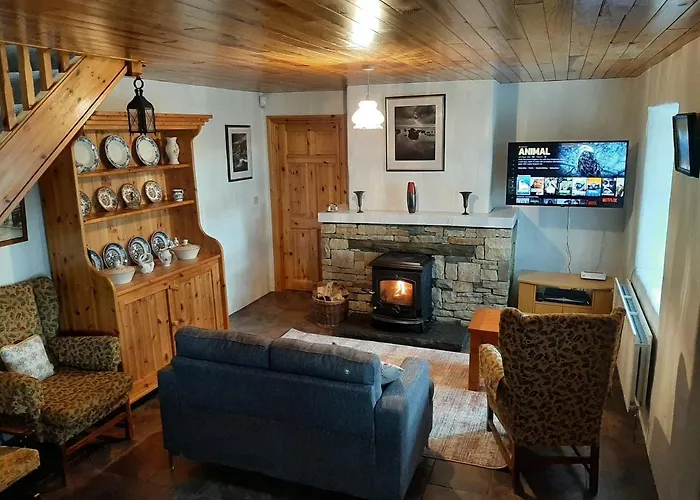 Traditional Cosy Cottage With Beautiful Views