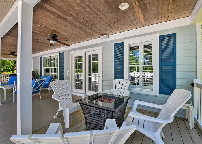 Lake Norman Retreat W/ Dock ~ 1 Mi To Marina!