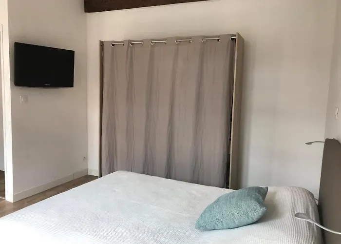 Appartement Centre Collioure 63 M² Avec Terrasse A 3 Minutes Des Plages