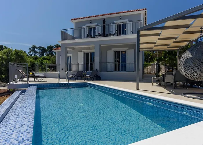 Villa Ektama