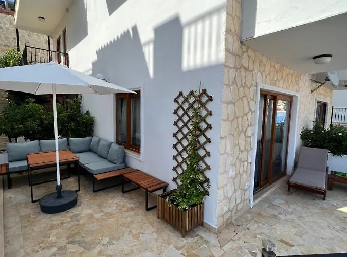 Viola Apart - Kalkan