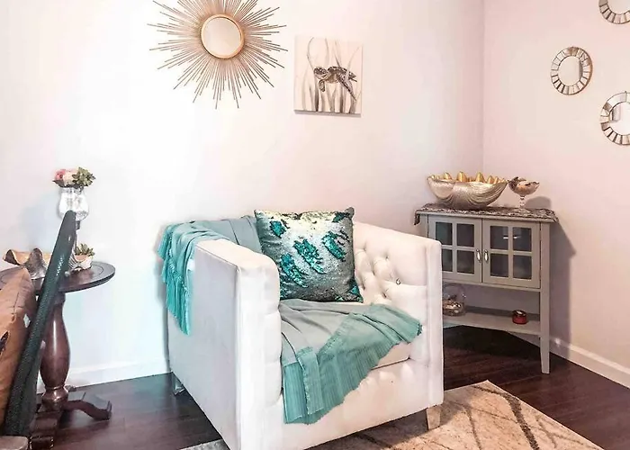 Cozy Beach Home Walking Distance From Ocean