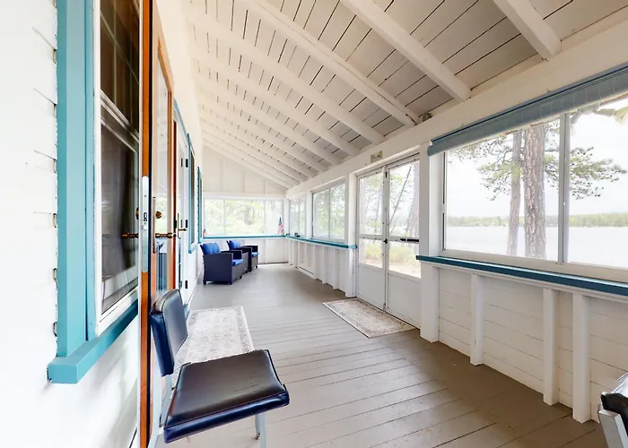 Lake House Retreat