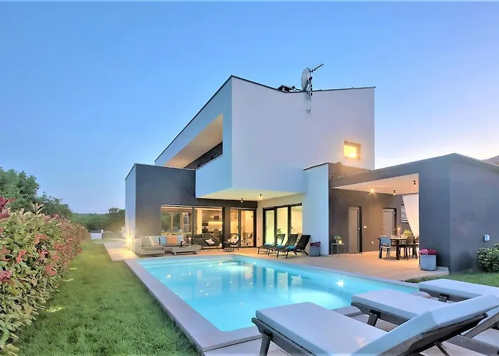 Luxury Villa Hedone With Heated Pool, Welness And Playground