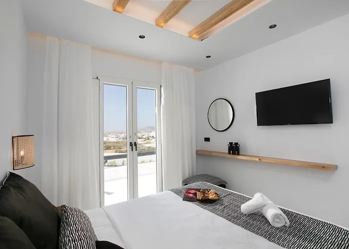 Naxos White Concept