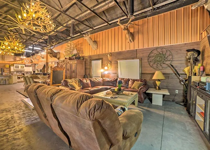 Family Leatherwood Resort Cabin W/ Fire Pit!