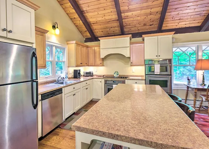 4 Mi To Ski Slopes: Family-Friendly Bartlett Home!